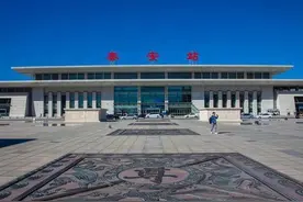 泰安女子每天坐高铁来往济南上下班，有人说折腾，有人觉得划算图片