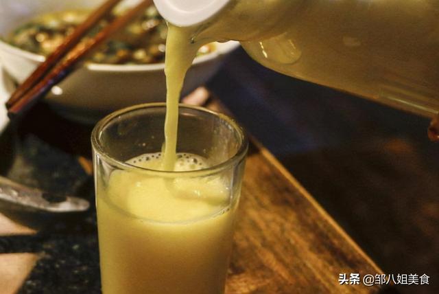 在家自制玉米汁，不要只用水，巧加“2料”，玉米汁又顺滑又香浓
