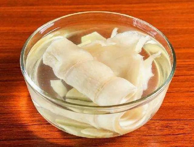 花胶汤怎么烧的粘 2025年花胶汤怎么烧的粘在一起