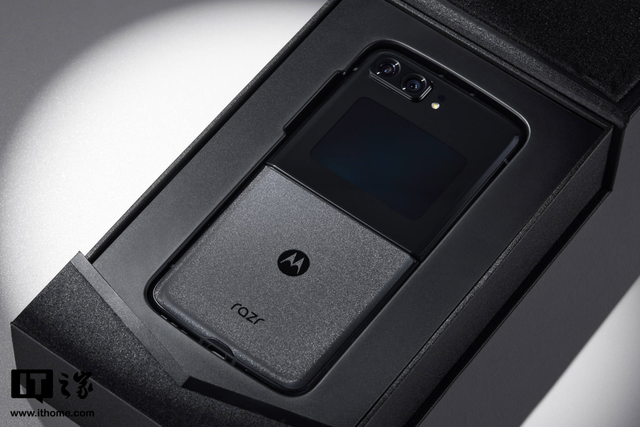 moto razr 2022 上手体验：实用为先，以旗舰致敬经典