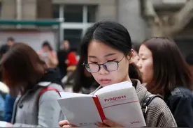 女大学生备考公务员，父亲被查出“酒驾”，交警一番话叫她踏实了图片