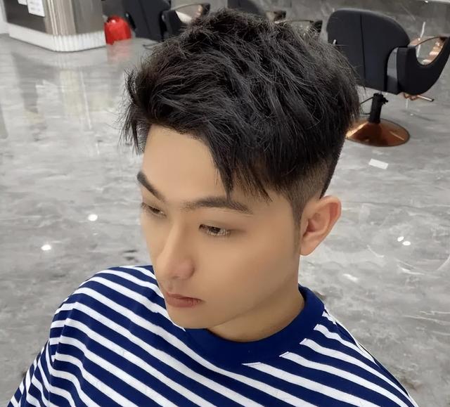 盘点2022男生热门发型,不夸张,发型是男生的第二张脸