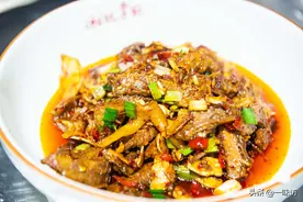 辣炒牛腩做法，牛腩劲道有嚼劲，吃起来又香又辣，真过瘾！图片