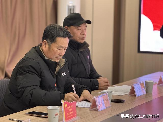 西安鄠邑区甘亭街道朝阳社区2026年迎新春经典红色诗词朗诵会举行