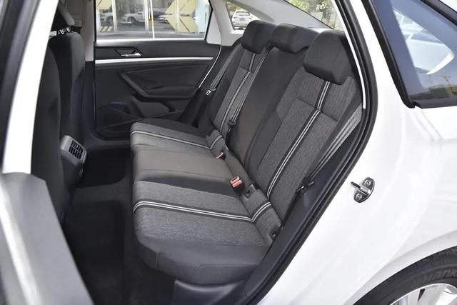 丰田卡罗拉大众朗逸，买谁更合适？试驾后发现差距太明显