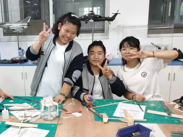 Ϋ´̨ѧУ̬ѧУƷʽ֮ḻʵĳл