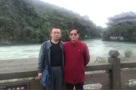 童年趣事《看电影》图片