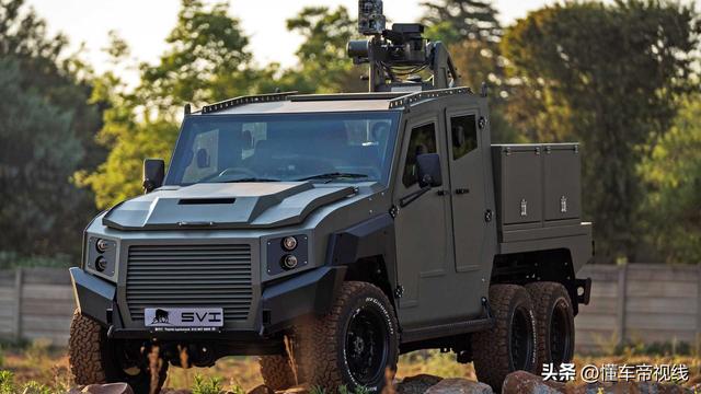 新车 | 6×6布局，搭载V8动力！爆改丰田兰德酷路泽装甲车官图发布