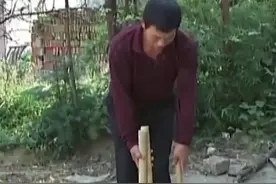 村民打井时发现怪异现象，井水莫名沸腾，还传出刺鼻的气味图片