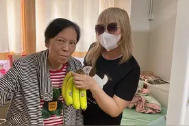 88岁老戏骨住养老院近况曝光！好友带香蕉探望，独享双人房环境好图片