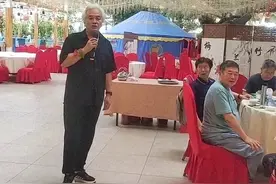 刚刚发现，文章里也可以插λ视频了图片