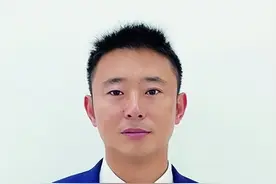 厦门救人保安获“天天正能量”奖图片
