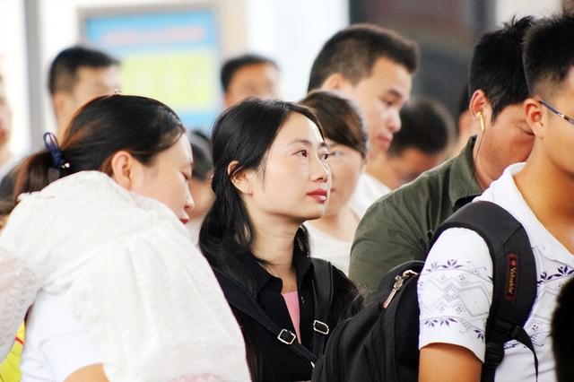 福建一35岁男子和丈母娘上床，干柴烈火一夜后直呼：比妻子好多了