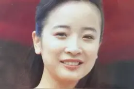 万万没想到，55岁的陈小艺，竟以这样的方式“塌房”了图片