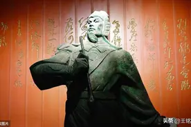 岳飞后背刺的到底是精忠报国，还是尽忠报国？图片