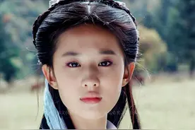 主角滤镜真神奇，明明女配更亮眼，当年却能洗脑自己女主最美图片