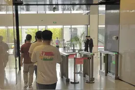 关停哲库：“大炮都造好了，为什么连声炮响都不听呢？”图片