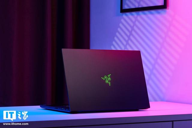 雷蛇灵刃 17 专业版评测：最强移动端 GPU，DLSS 畅玩 2K 光追