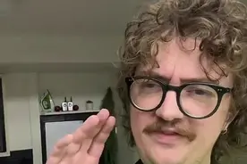 在澳洲, 看到这些动作千万别慌, 每一个都有特殊意义, 本地人才懂图片