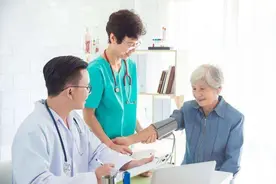 看病最好找主任？主治、副主任、主任医师到底该怎样选择？图片