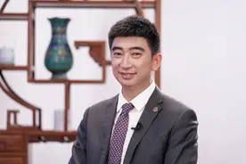 云南白药CEO董明解读“跨界”：本人就是管理团队里的一块拼图图片