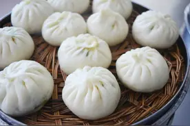 山东男子忙活3小时，蒸了一大锅包子，成品把网友和妻子笑哭图片