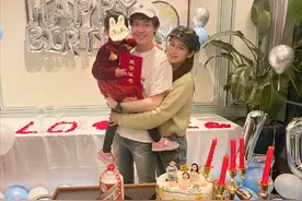 颖儿为老公庆生，包下豪华酒店精心布置，双手抱紧付辛博很甜蜜图片
