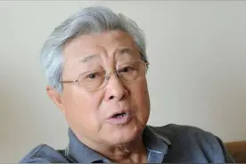 王心刚：对病妻不离不弃，儿女身价过亿，92岁的他却活成普通老人图片
