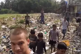孟买堪比上海？美国小哥体验5天贫民窟的生活，不是人住的地方图片