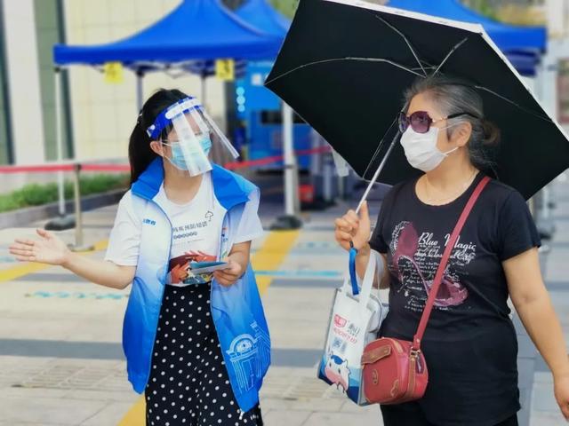 ����º�ÿһ���˶��йأ���������Ȧ��չ��һ�������