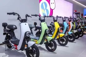 没有脚蹬子电动车可以上牌吗？符合这几个条件，它就能上牌图片