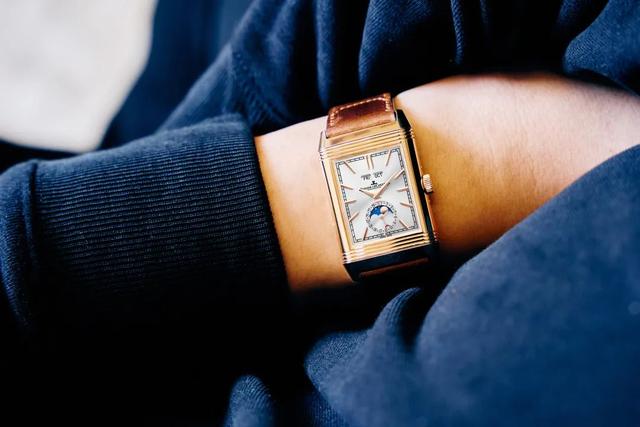 ���ҷ�ת�ļ�ֵ�����