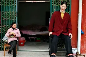 世界第一女巨人，来自中国、穿78码鞋、一顿吃6碗面！身高多少？图片