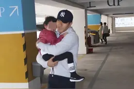 刘丹透露刘恺威将来内地工作，小糯米不舍与爸爸分开，每次都会哭图片