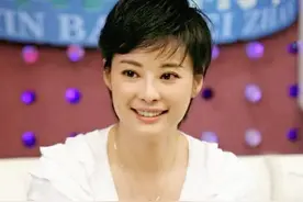 女星袁立：与赵岭离婚15年，一个嫁诗人幸福美满，一个娶甘肃美女图片