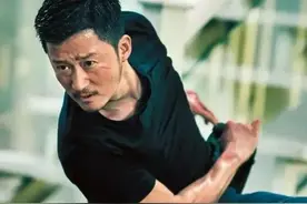 吴京低调8年的老婆，身材纤细似少女，是人们熟悉的艺人图片