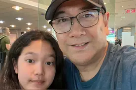 水均益回国了，手持祖国护照，龙凤胎罕见露面，气质远胜国内少年图片