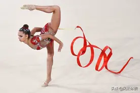 比花滑舞衣更暴露，俄罗斯又一天才少女团体，舞姿灵动惊艳动人图片