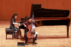 琴弦上的“红楼随想”——李垂谊大提琴独奏音乐会举行图片