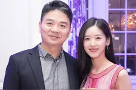 刘强东“背后的三个女人”：除了章泽天，另外两个也是京东的贵人图片