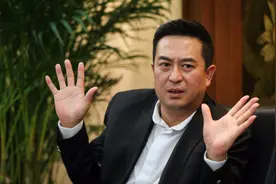 离婚21年后，曾被前妻杜珺嘲笑“软饭男”的张嘉译，终于扬眉吐气图片