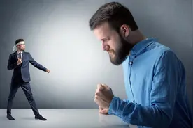 被同事穿小鞋，背后“捅一刀”，你会怎么办？做好这五点就行图片