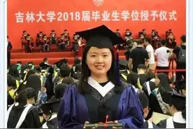 “一手烂牌打成了王炸”，双耳失聪的女孩成为清华大学的博士生图片