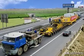 大件运输车辆行驶高速公路需注意图片