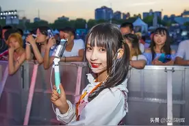 西安不倒翁小姐姐回应生娃变憔悴：不想被利用，曾一人带火一座城图片