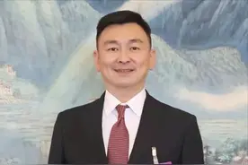 著名巴蜀笑星张旭东（叮当）连任中国曲艺家协会副主席图片