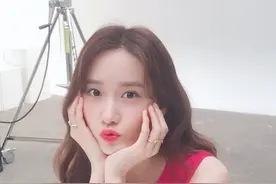 综合颜值，歌唱，演员成就，林允儿和iu谁才是女爱豆天花板？图片