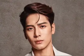 曝当红男星乱约睡粉恐坐牢！与舞蹈老师教室缠绵，陈凯歌儿子躺枪图片