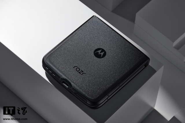 moto razr 2022 上手体验：实用为先，以旗舰致敬经典