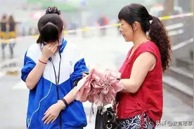 为了高考，为了孩子，有多少父母“忍辱负重”图片